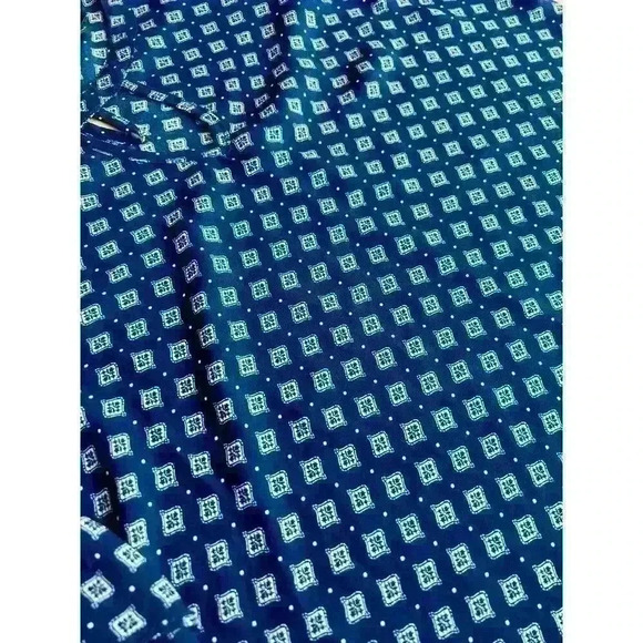 Roz & Ali Flutter Sleeve Blouse size Small - Picture 2 of 6